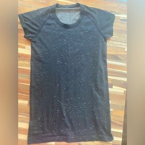 Lululemon Tee